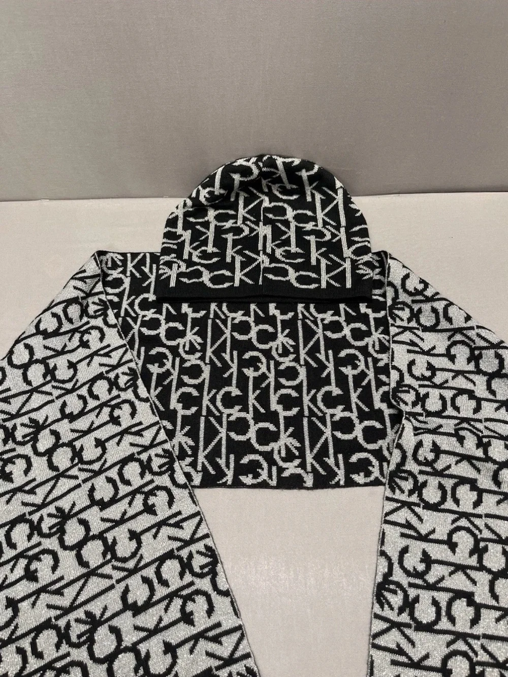 Calvin Klein Knit Scarf and Beanie Set - Black & White